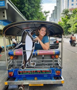 Michelle Slavin ’97 brought Oswald on a tuk-tuk ride through Bangkok, Thailand